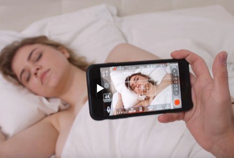 Ласковыми пальцами пробудил грудастую жену, чтобы насладится ее манящей вагиной.